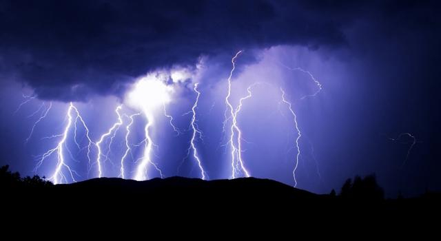 stormy-weather-tornadoes-wallpaper
